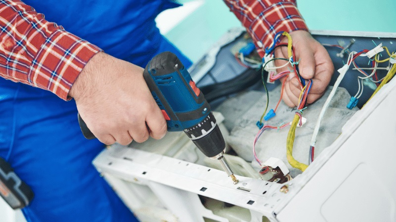 Kaynarca Ukinox Ukinox çamaşır makinesi kart tamiri – Su almama arızası orijinal parça ile giderildi. - Teknik servis örneği